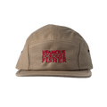 The Famous Grouse Fisher Keps i khaki, sedd snett framifrån med broderad logga och justerbart spänne